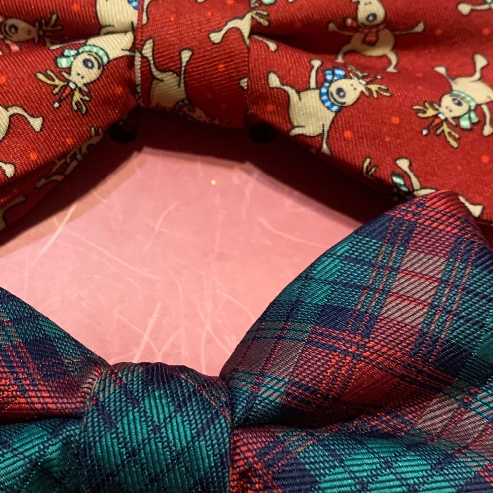 Saddlebred Christmas Bow Tie Set - Picture 7 of 8